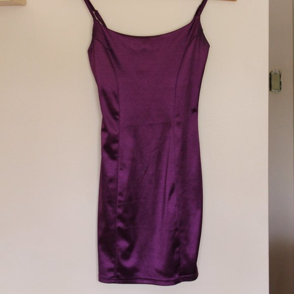 Purple satin strappy mini party/clubbing dress - Picture 2 of 3